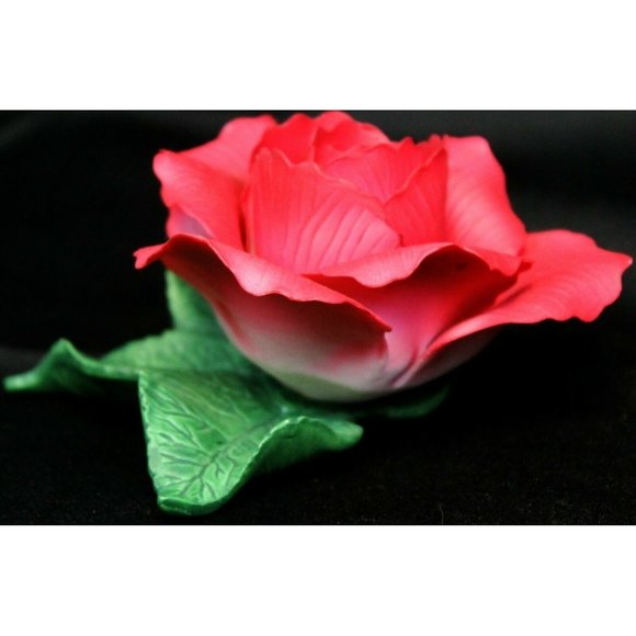 VTG Olympiad Hybrid Red Rose Flower Porcelain Ceramic Figurine Sculpted - Picture 3 of 12